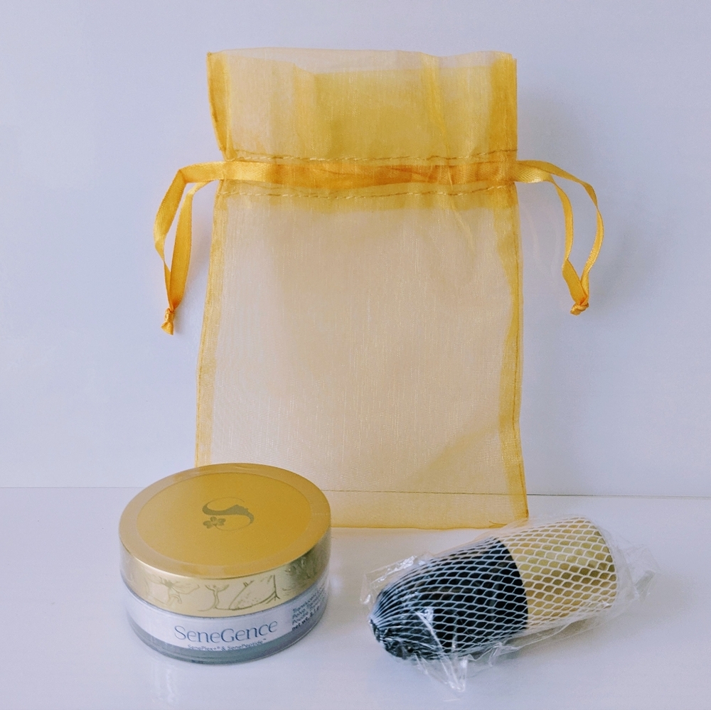 SeneGence Translucent Loose Powder With Travel Application Brush